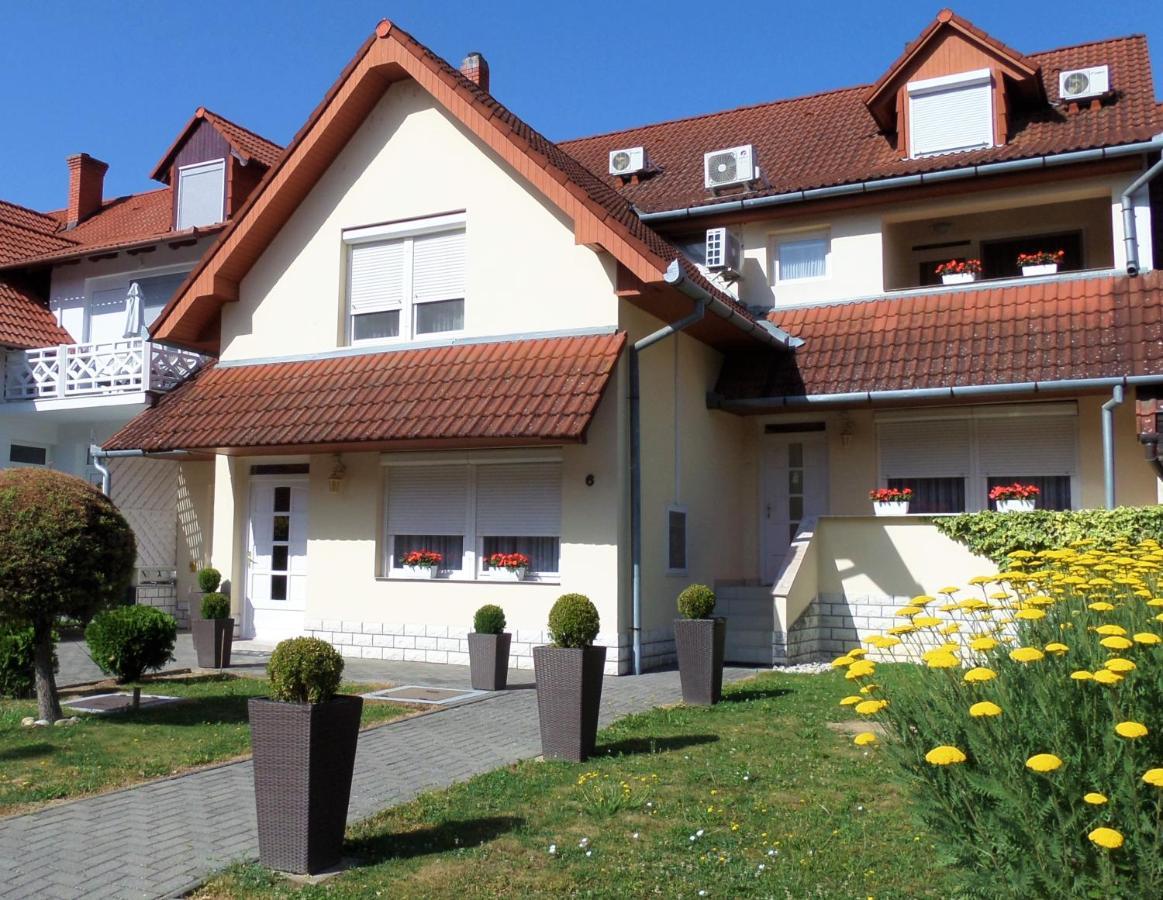Silent Apartmanhaz Harkány Dış mekan fotoğraf