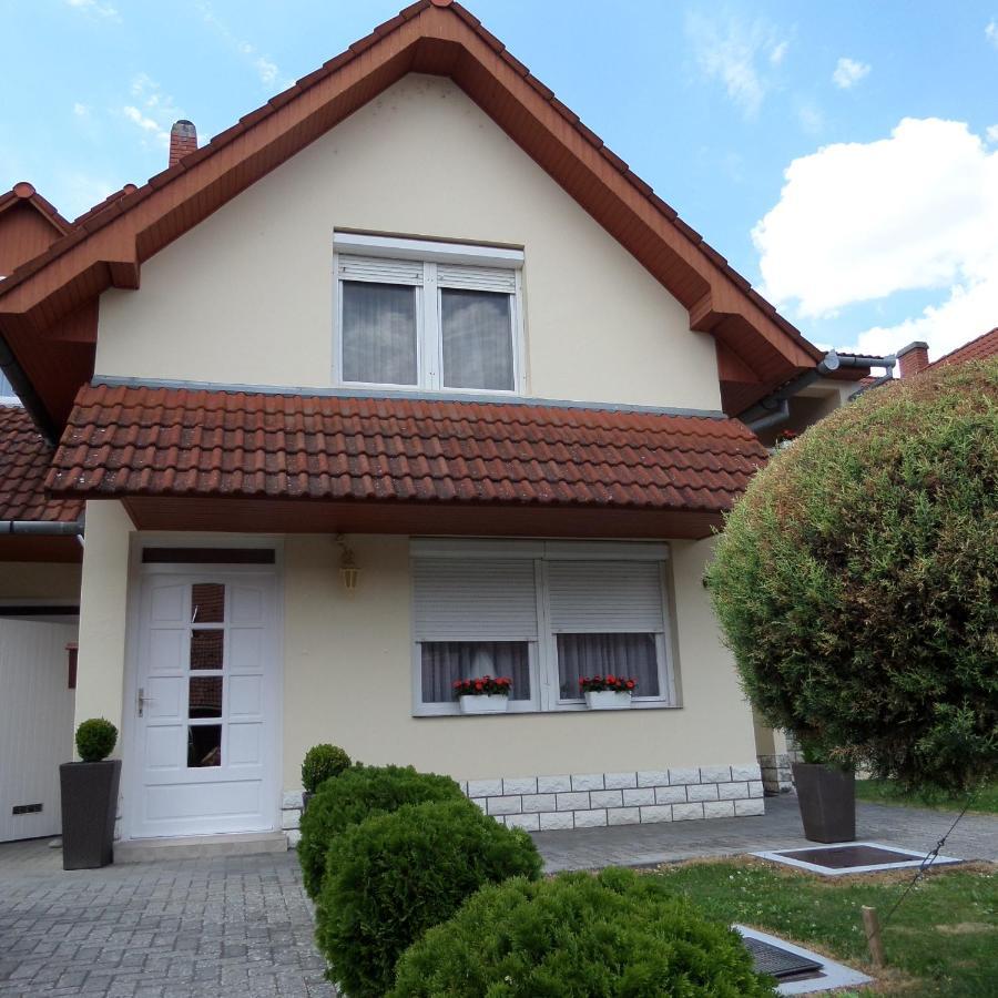 Silent Apartmanhaz Harkány Dış mekan fotoğraf