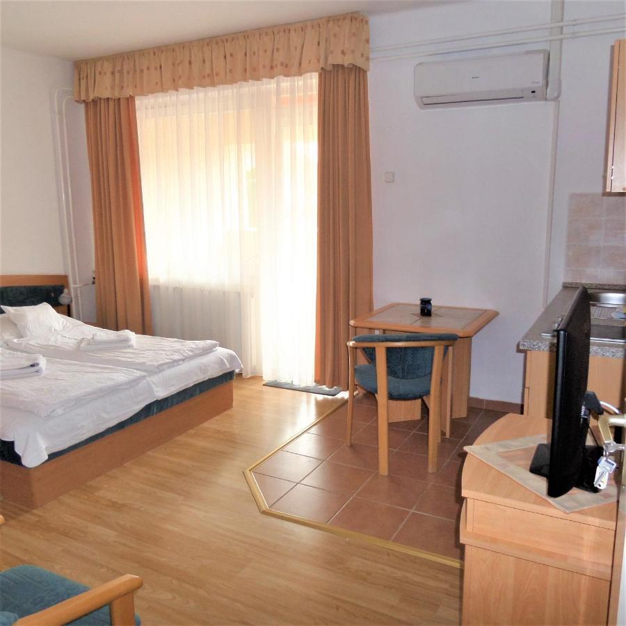 Silent Apartmanhaz Harkány Dış mekan fotoğraf
