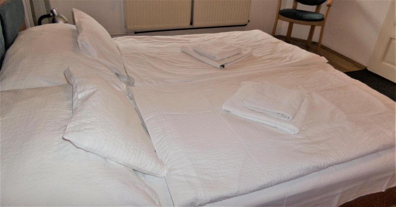 Silent Apartmanhaz Harkány Dış mekan fotoğraf